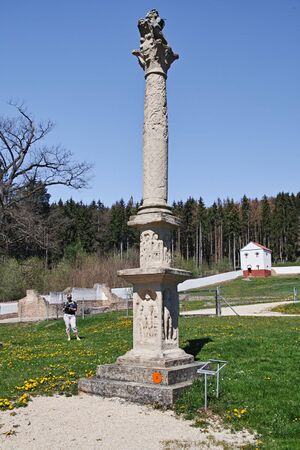 Hechingen Stein Villa Rustica April 2019 SDQH2231.jpg